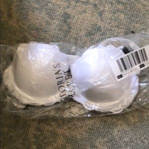 NWT Victoria Secret Angels Demi Bra 32C